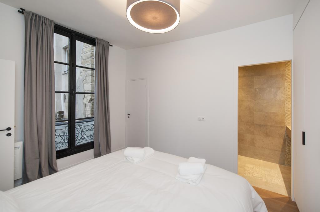 Pick A Flat'S Apartment In Le Marais - Rue Sainte Croix De La Bretonnerie Paris Rom bilde