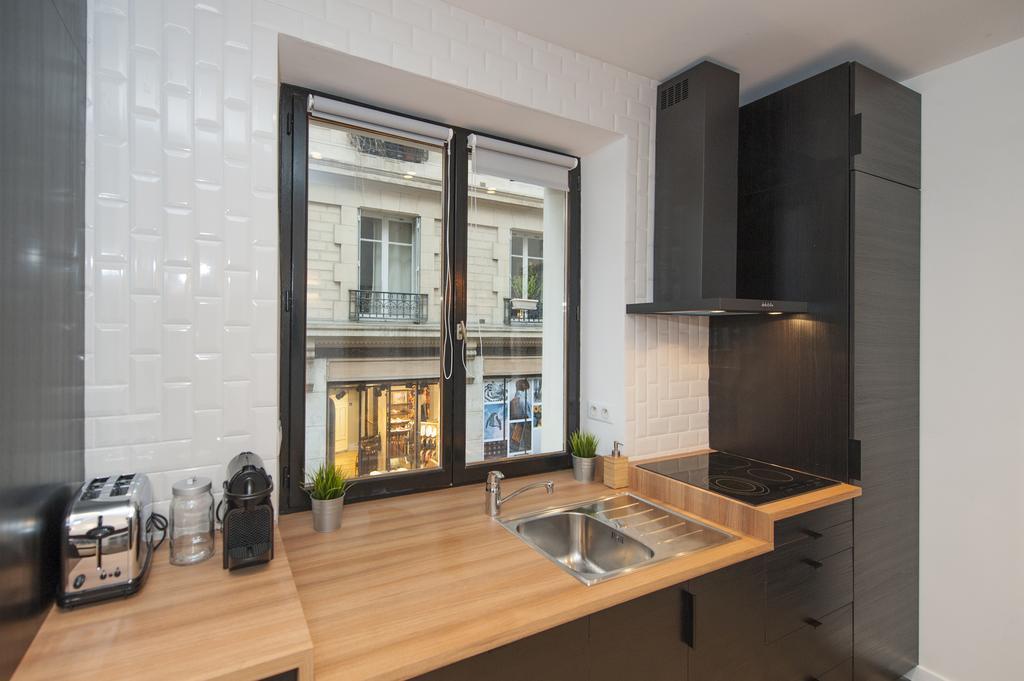 Pick A Flat'S Apartment In Le Marais - Rue Sainte Croix De La Bretonnerie Paris Rom bilde